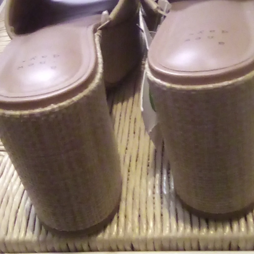 A New Day Memory Foam Platform Sandals Size 10 BNWT.